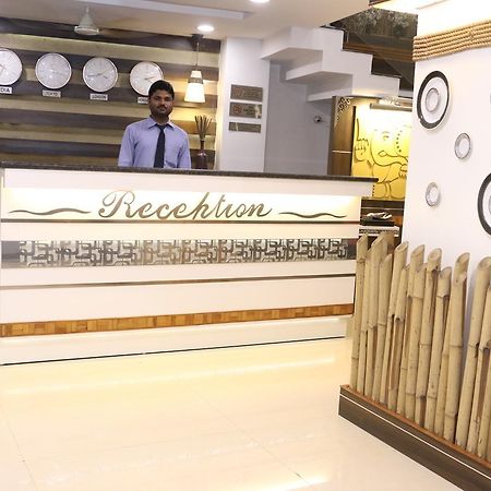 Hotel Shalimar Deluxe Bhopal Eksteriør bilde