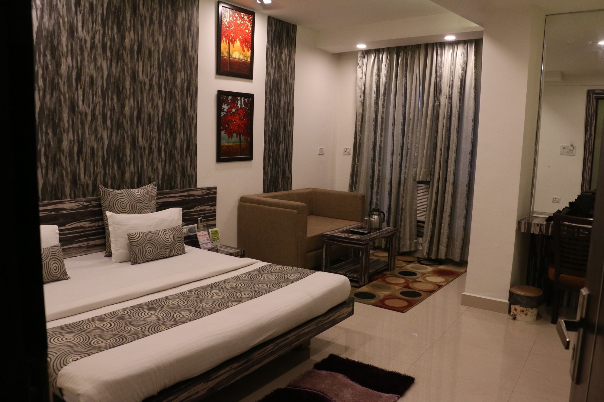 Hotel Shalimar Deluxe Bhopal Eksteriør bilde