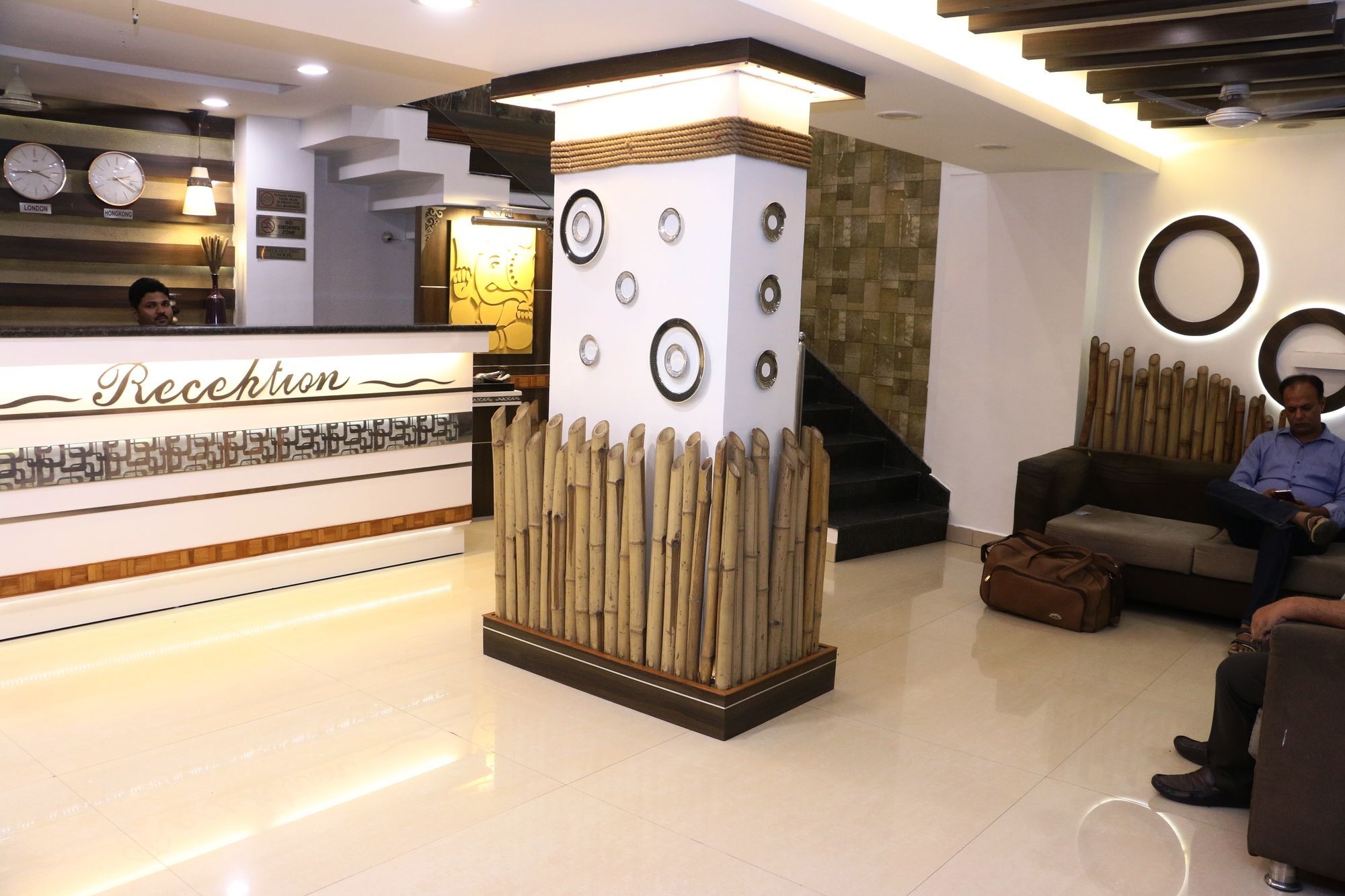 Hotel Shalimar Deluxe Bhopal Eksteriør bilde