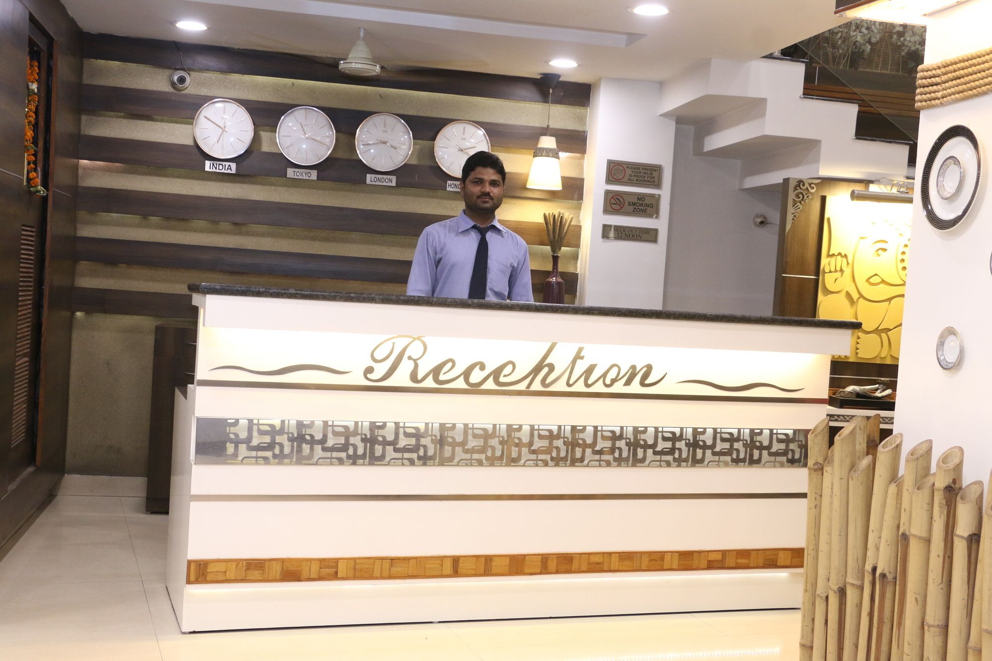 Hotel Shalimar Deluxe Bhopal Eksteriør bilde
